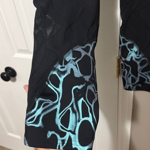 Under Armour Black Leggings with Mesh on Legs - Picture 5 of 5